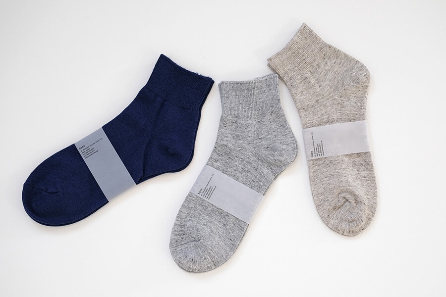 ショート丈の粗挽杢ソックス