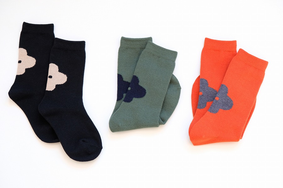 ten to sen +   こどもの大きなクロスフラワー