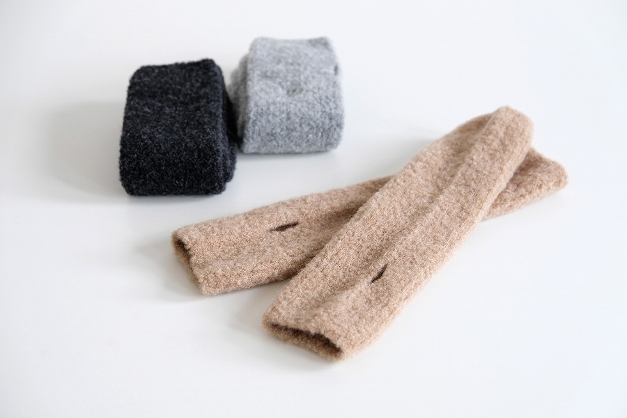 と尾州  ベビーアルパカのリストウォーマー